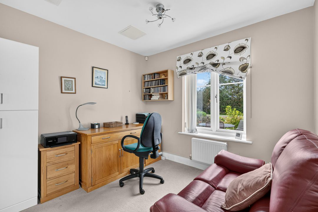 Woolf Drive, Wokingham, RG40, photo 10