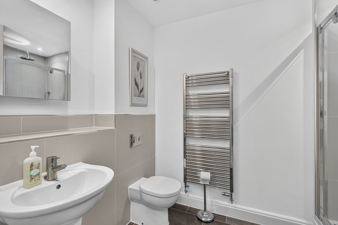Woolf Drive, Wokingham, RG40, photo 9