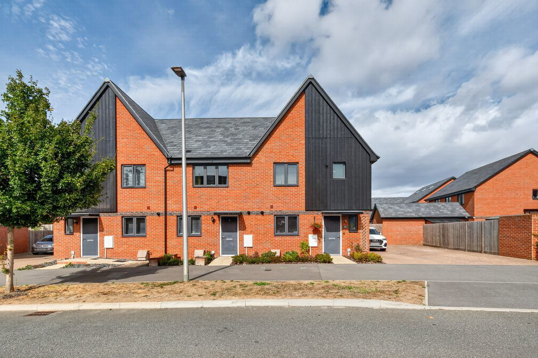 Princess Marina Drive, Arborfield Green, Reading, RG2