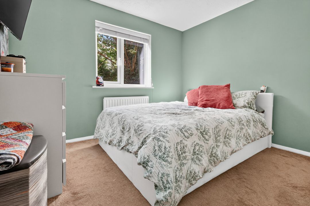Hebbecastle Down, Warfield, Bracknell, RG42, photo 5