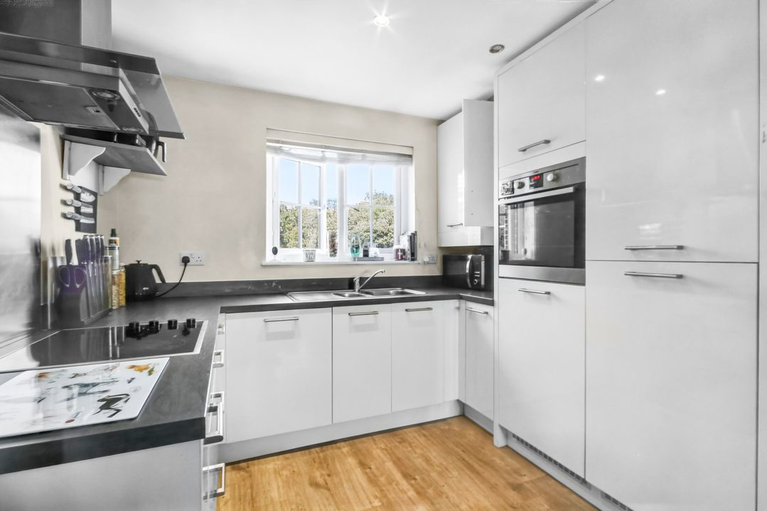 Falcon Way, Bracknell, photo 3