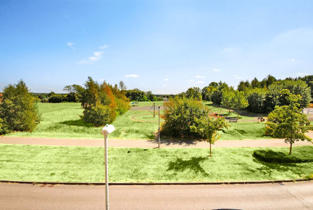 Falcon Way, Bracknell, photo 7