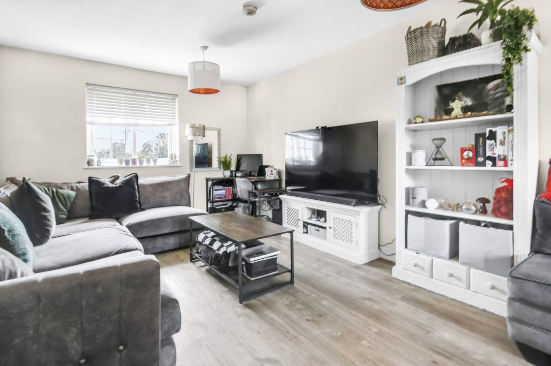 Falcon Way, Bracknell, photo 2