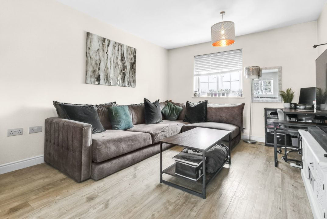 Falcon Way, Bracknell, photo 4