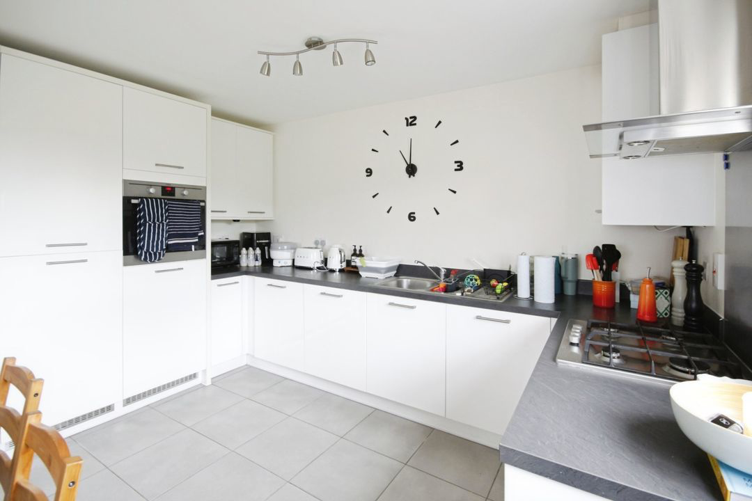 Falcon Way, Bracknell, photo 4