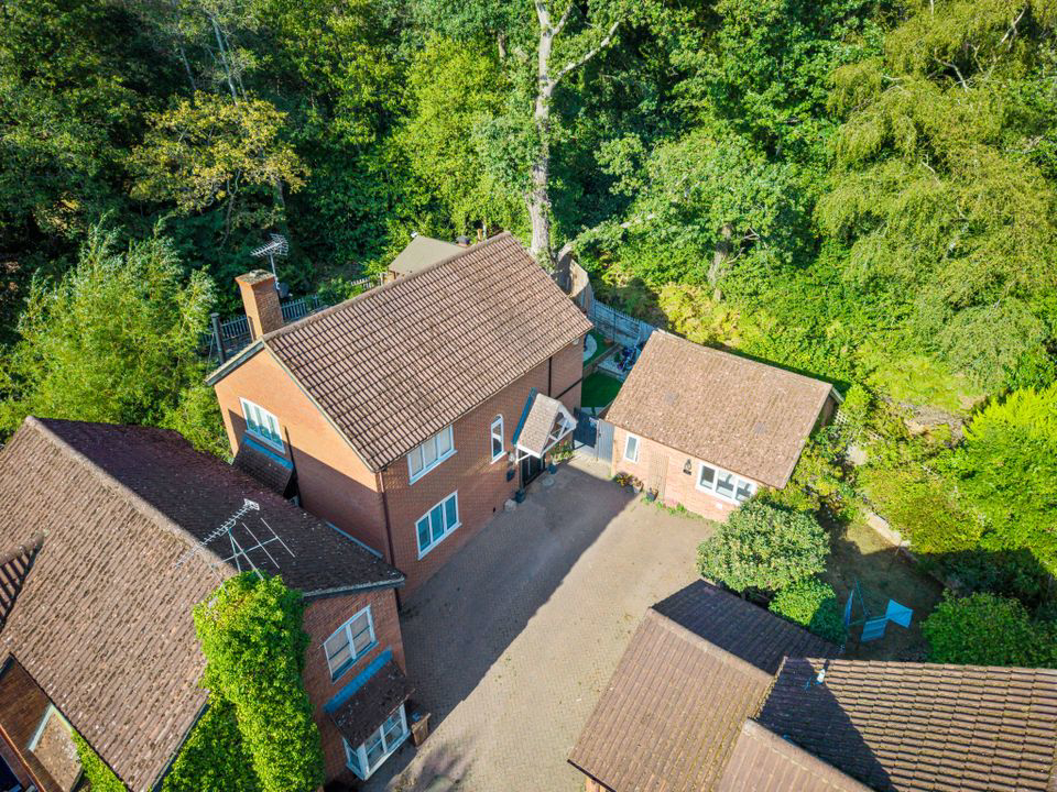 The Junipers, Wokingham, Barkham, RG41, photo 14
