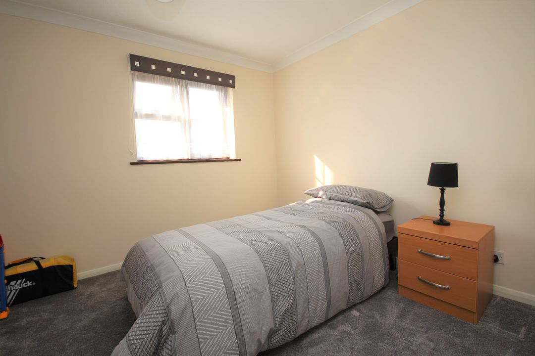 Chisbury Close, Bracknell, RG12, photo 6