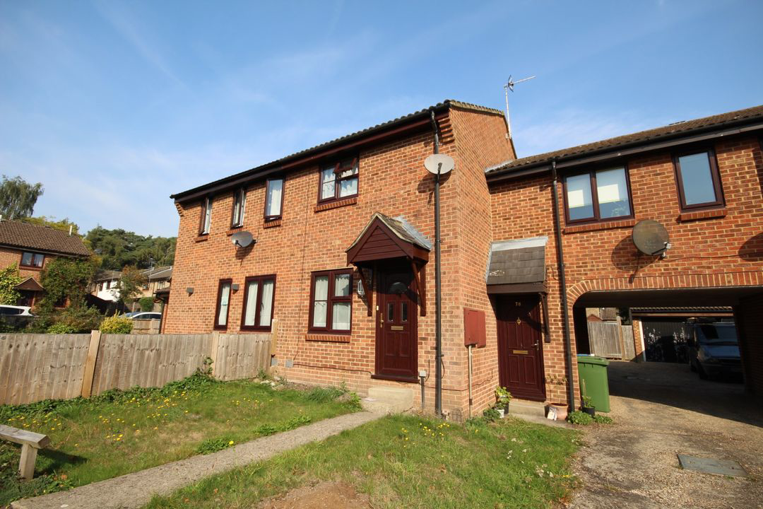 Chisbury Close
