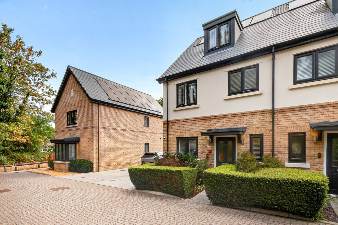 Johnstone Close, Bracknell, RG12