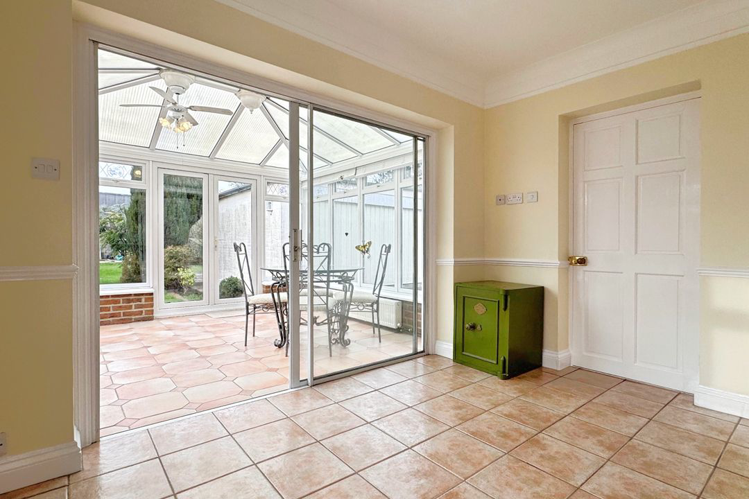 Finchampstead Road, Wokingham, RG41, photo 7