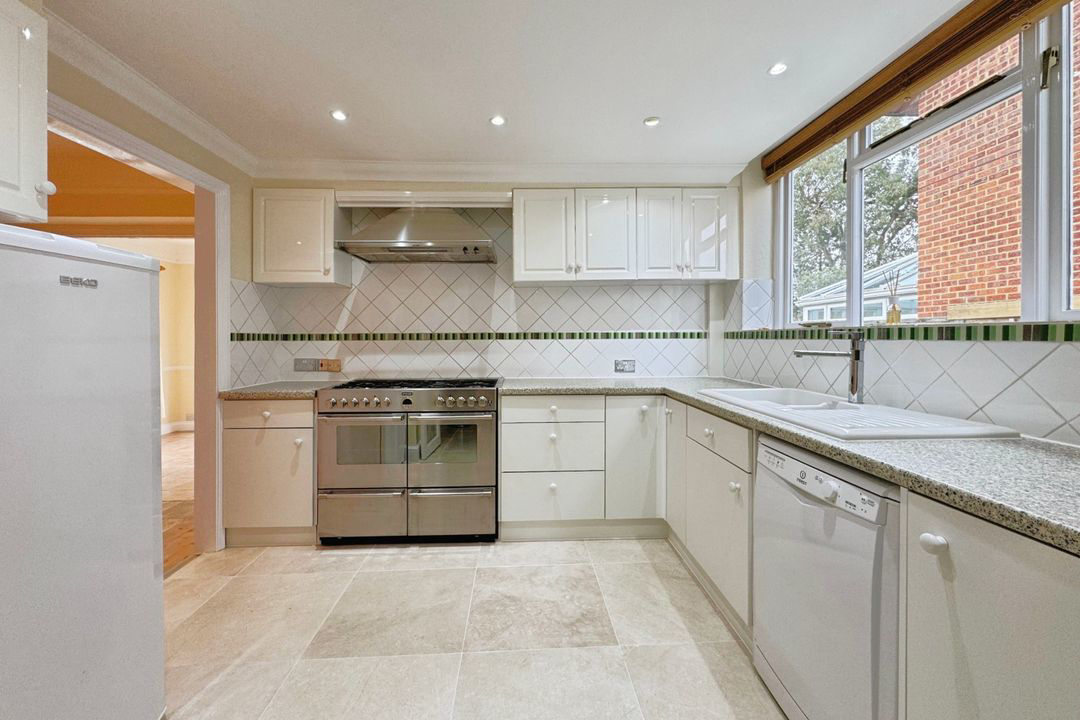 Finchampstead Road, Wokingham, RG41, photo 4