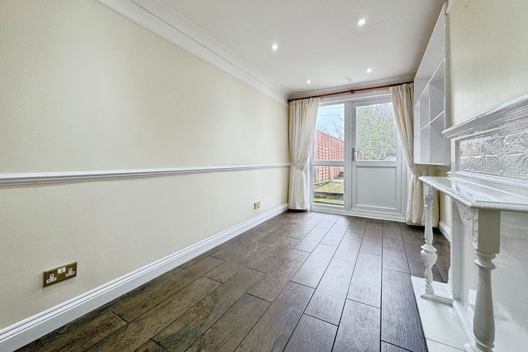 Finchampstead Road, Wokingham, RG41, photo 8