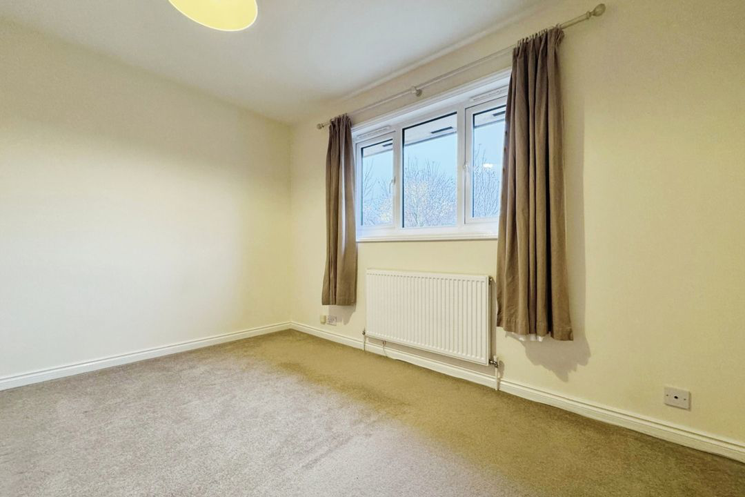 Bishops Drive, Wokingham, RG40, photo 6
