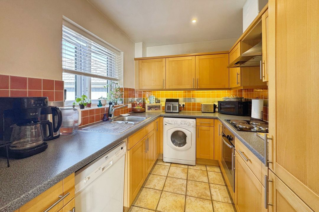 Oakey Drive, Wokingham, RG40, photo 3
