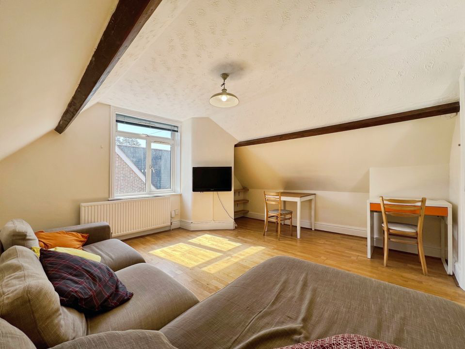 Sturges Road, Wokingham, RG40, photo 5