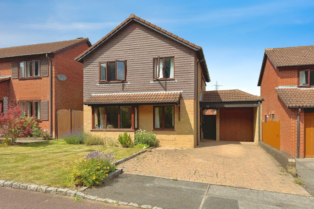 Tiffany Close, Wokingham, RG41