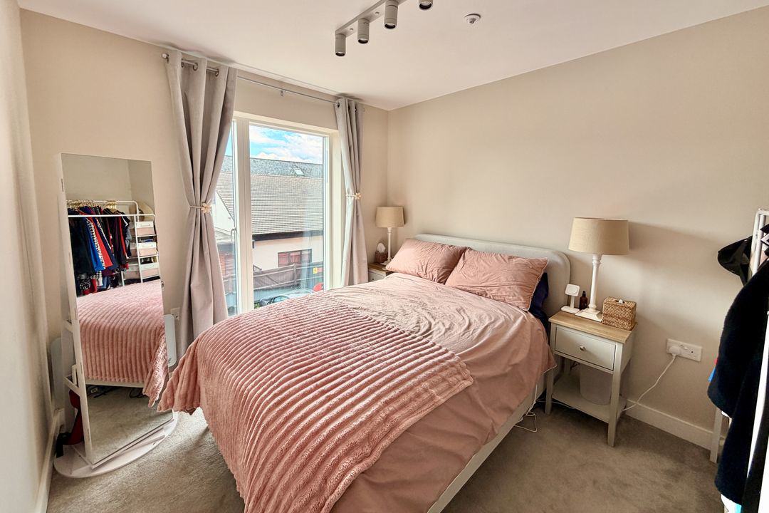 High Street, Crowthorne, RG45, photo 5