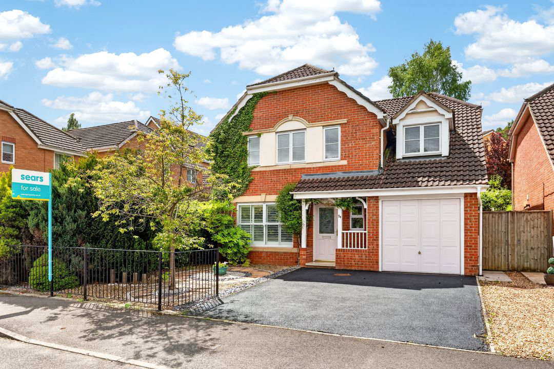 Neuman Crescent, Bracknell, RG12