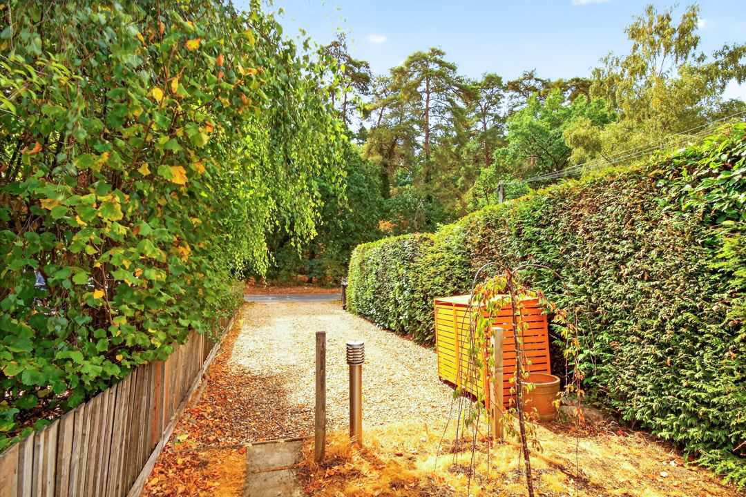 Grove Cottages, Nine Mile Ride, Wokingham, RG40, photo 19