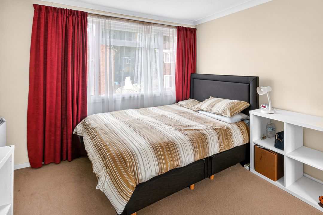 Pendlebury, Bracknell, RG12, photo 9