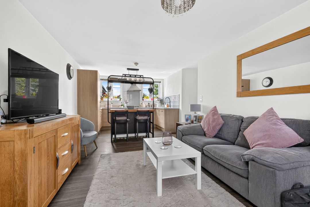 Ifould Crescent, Wokingham, RG40, photo 4