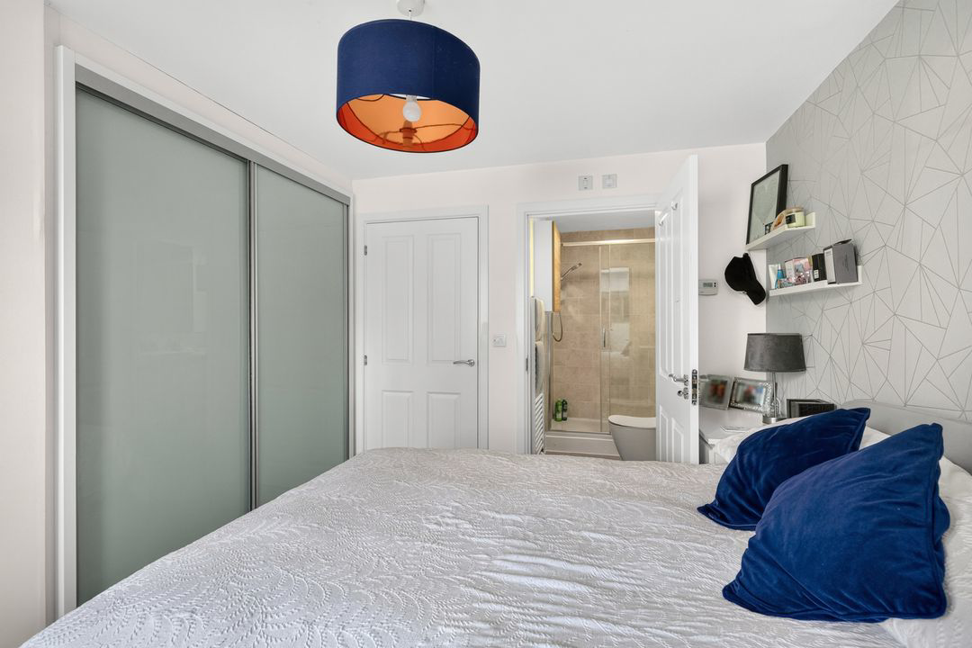 Ifould Crescent, Wokingham, RG40, photo 8