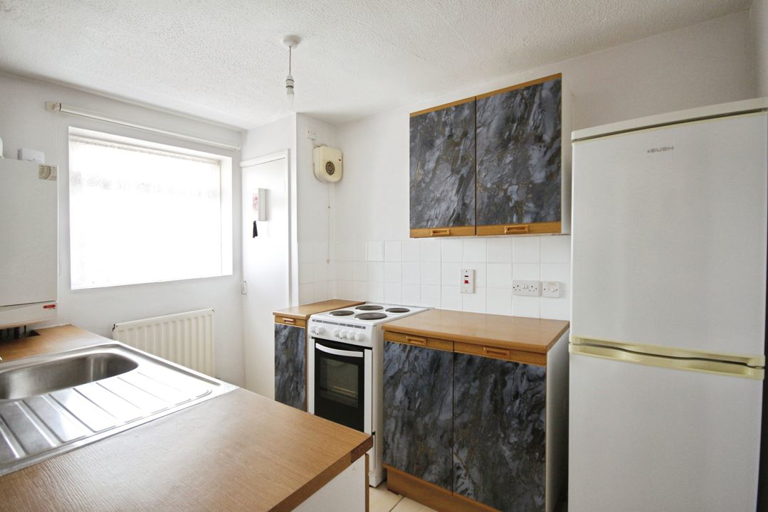 South Lynn Crescent, Bracknell, RG12, photo 2