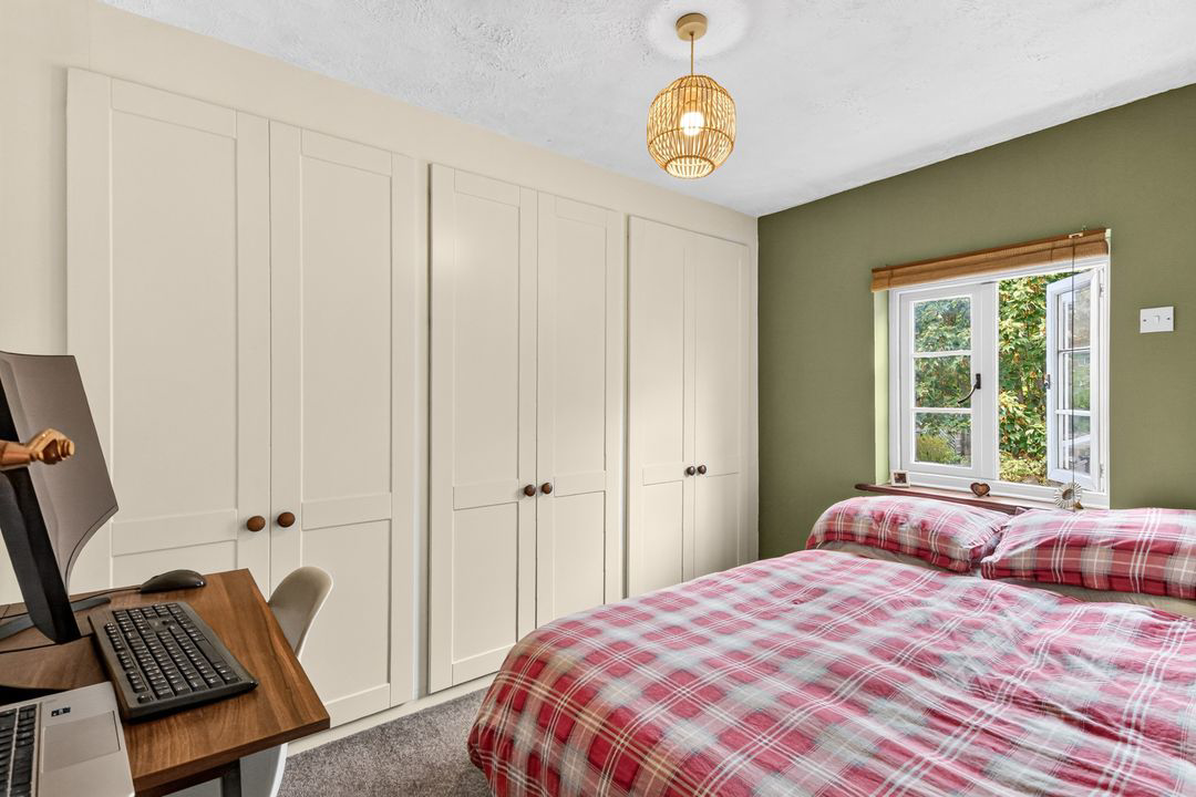 Grove Cottages, Nine Mile Ride, Wokingham, RG40, photo 14
