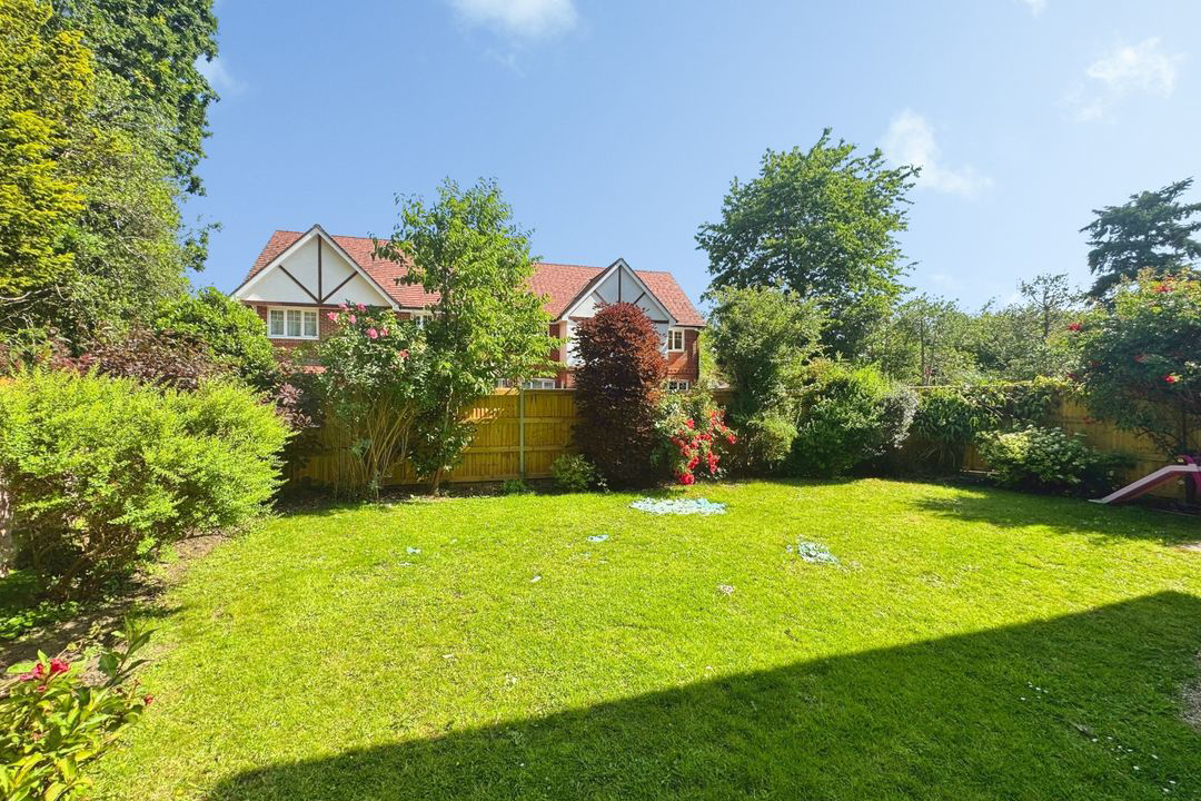 Kerr Gardens, Wokingham, RG40, photo 6