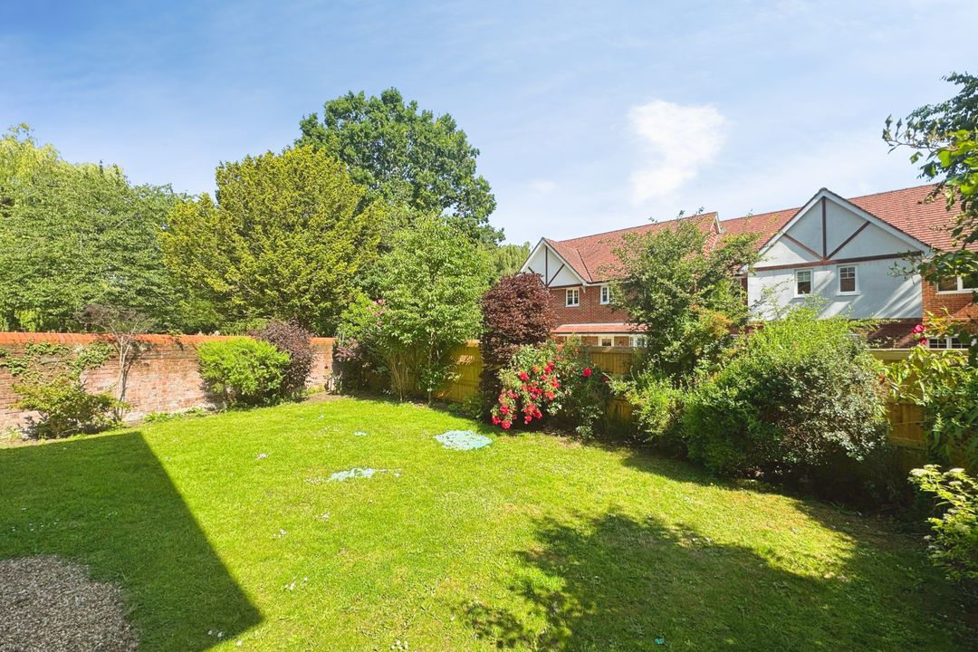 Kerr Gardens, Wokingham, RG40, photo 2