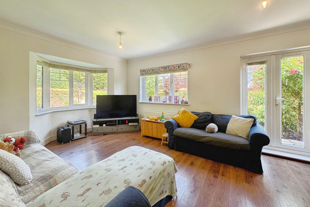 Kerr Gardens, Wokingham, RG40, photo 3