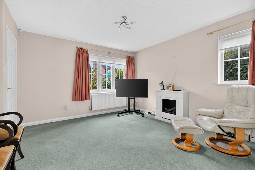 Clover Close, Wokingham, RG40, photo 2