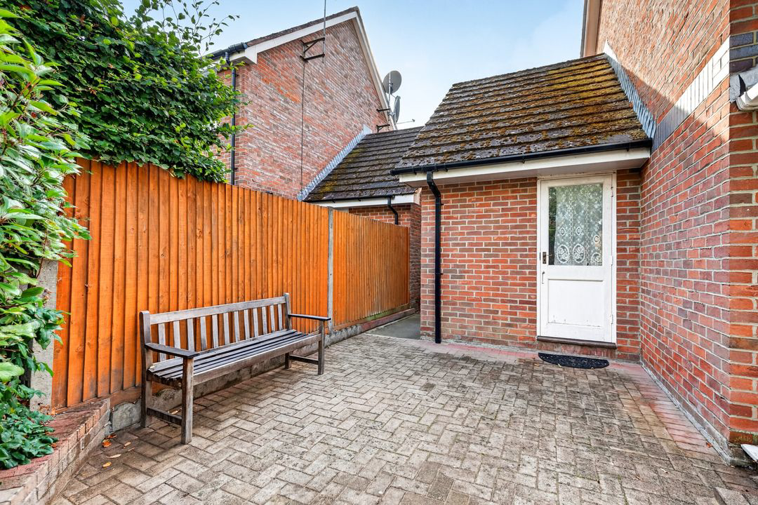 Clover Close, Wokingham, RG40, photo 11