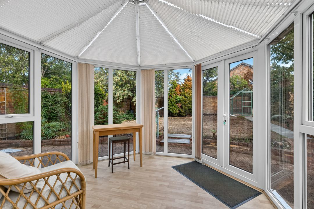Clover Close, Wokingham, RG40, photo 13