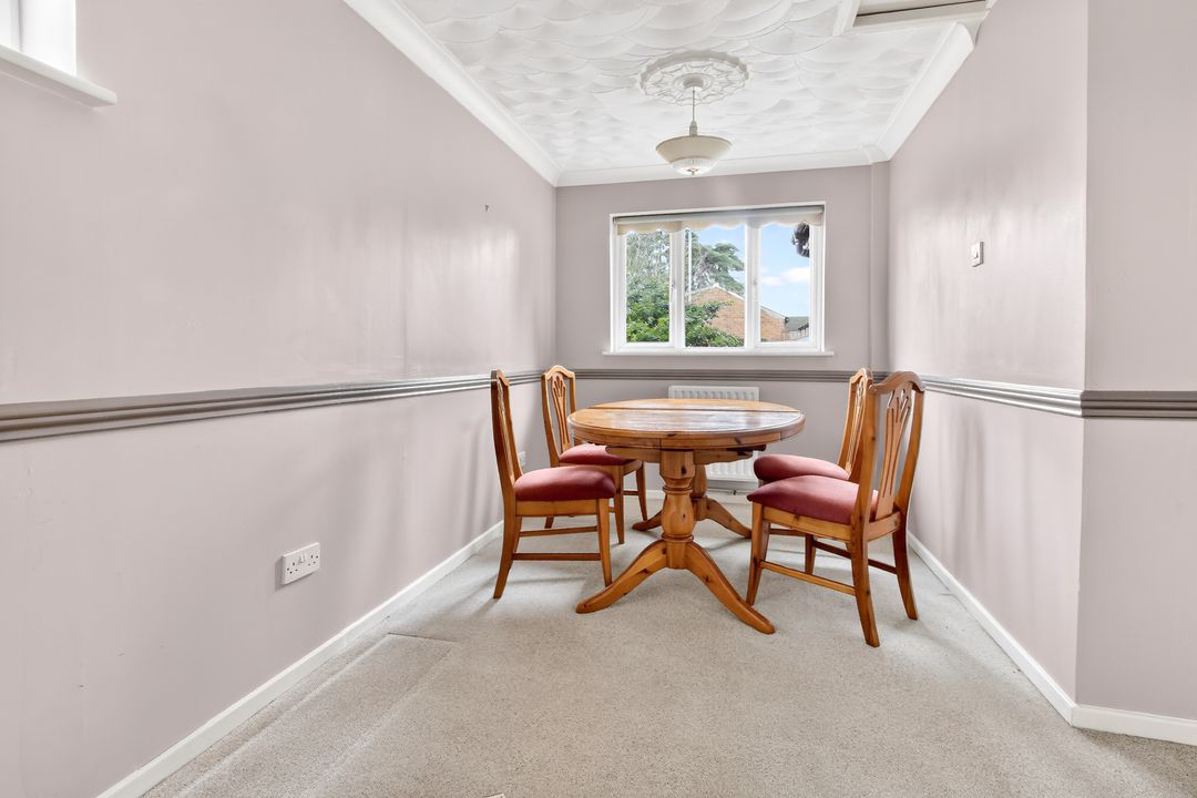 Queens Pine, Berkshire, RG12, photo 4