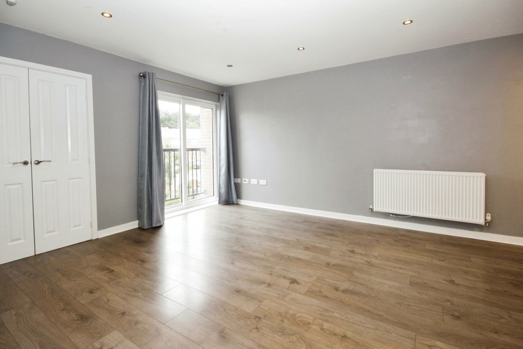 Falcon Way, Bracknell, photo 3