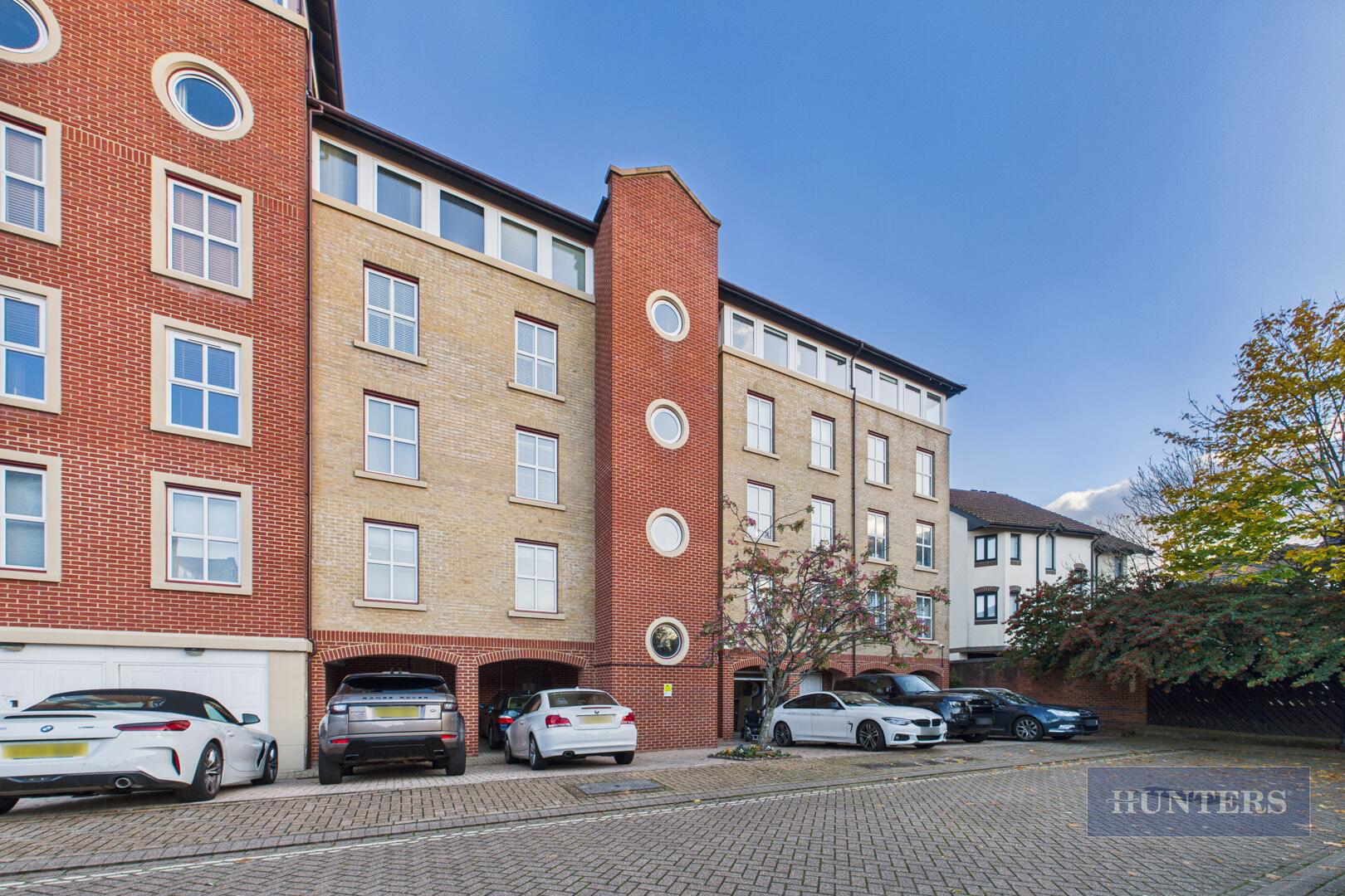 Andes Close