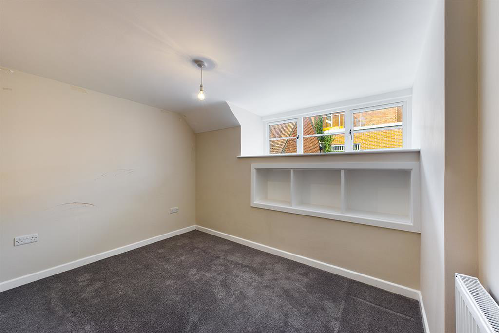 64 High Street, Andover, Hampshire, photo 3