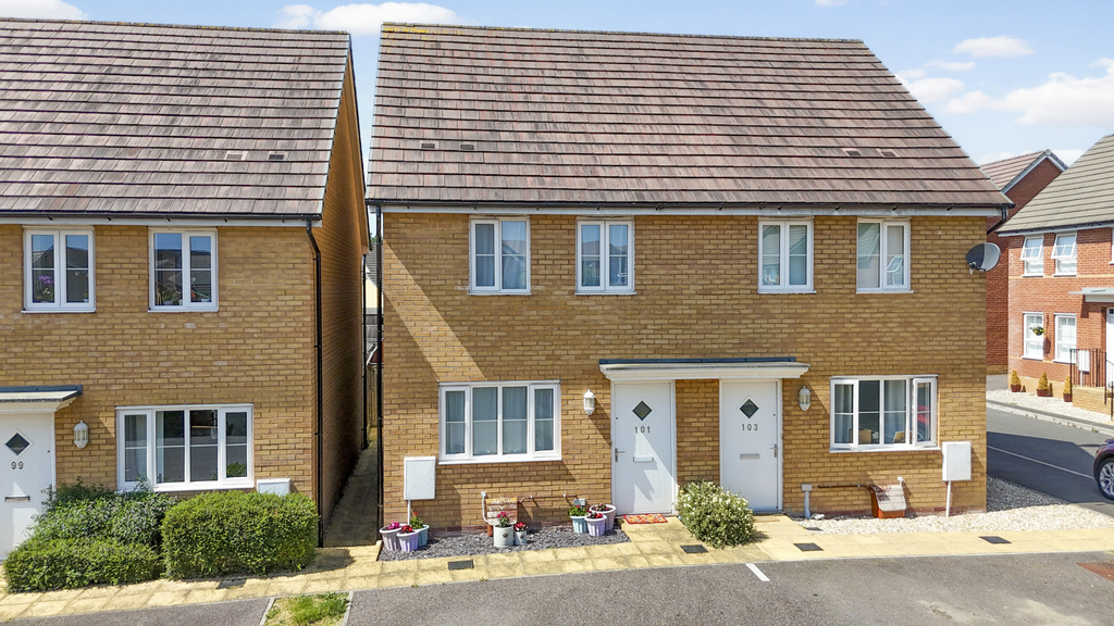 Greystone Walk, Cullompton, Devon, EX15 1GZ