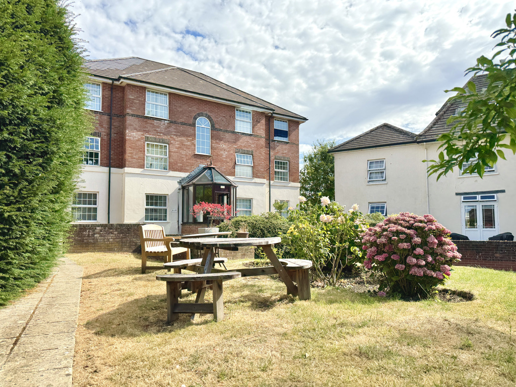 Newbury Gardens, Gillingham, SP8 4HG, photo 6