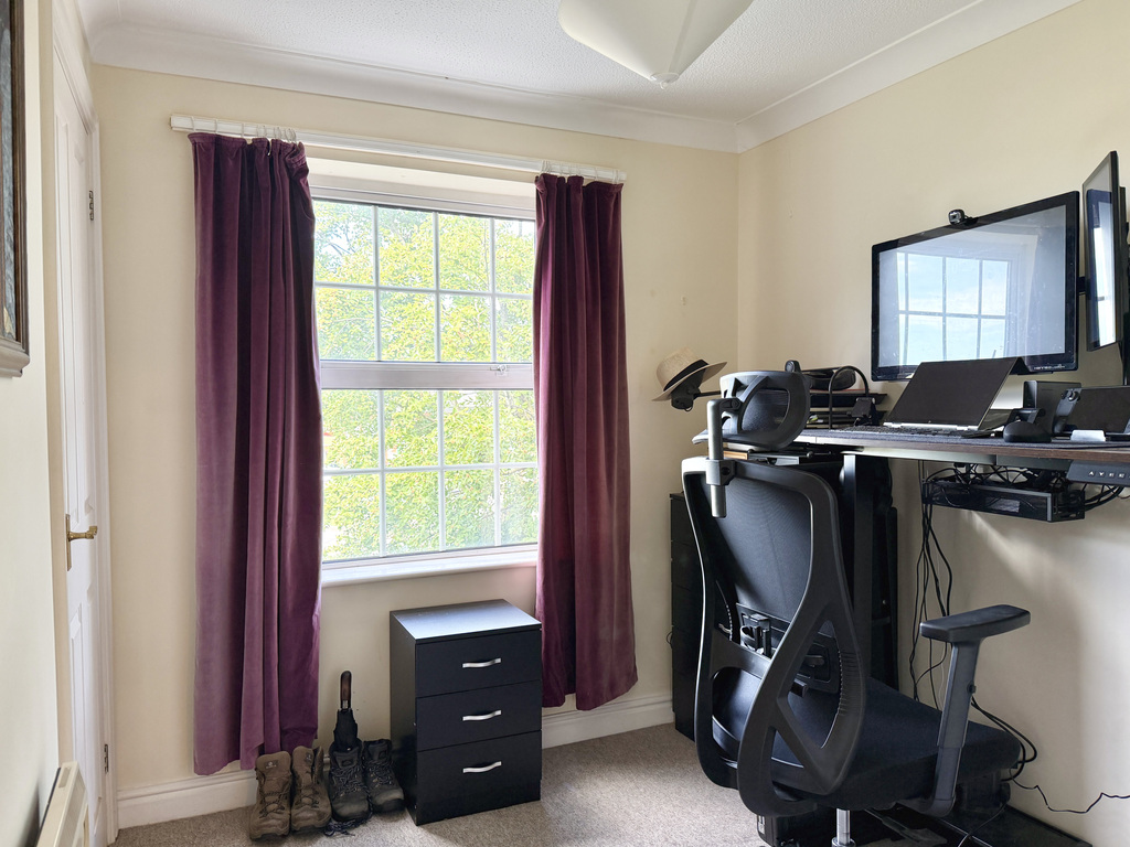 Newbury Gardens, Gillingham, SP8 4HG, photo 9