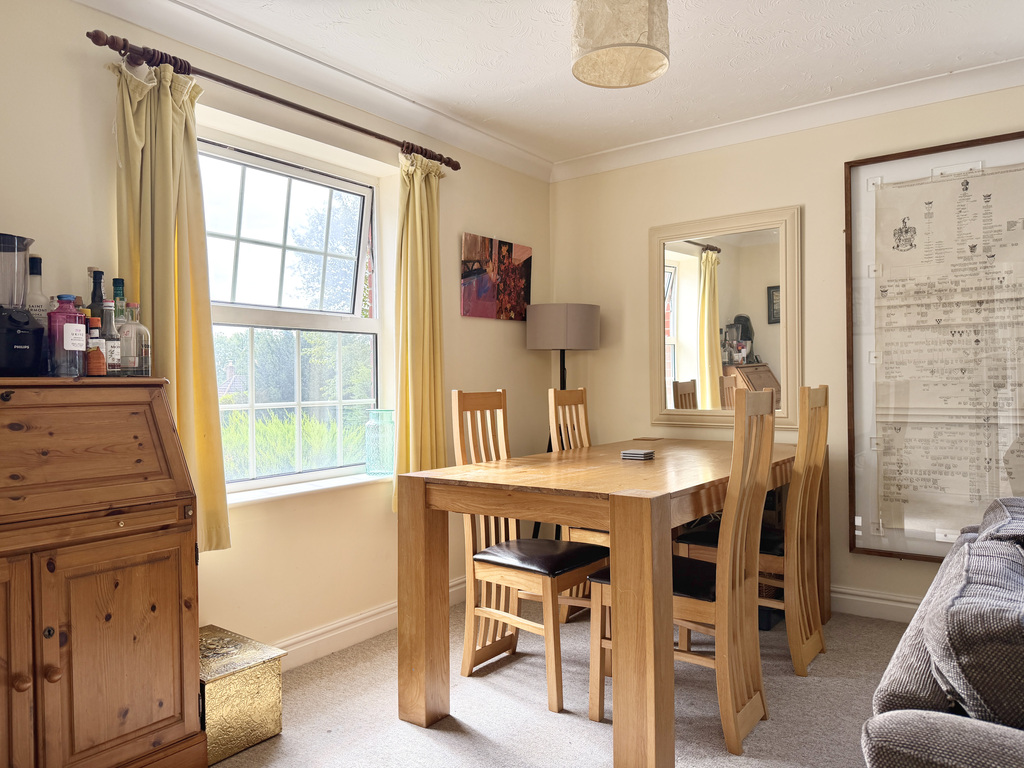 Newbury Gardens, Gillingham, SP8 4HG, photo 5