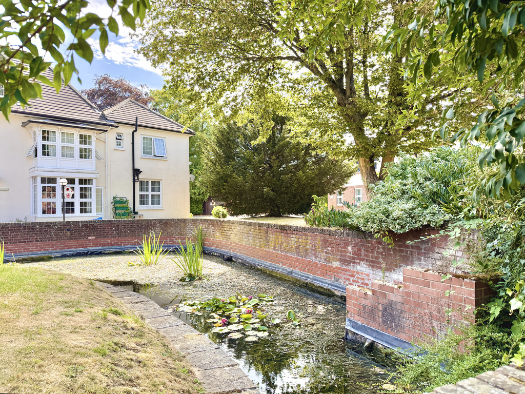 Newbury Gardens, Gillingham, SP8 4HG, photo 13