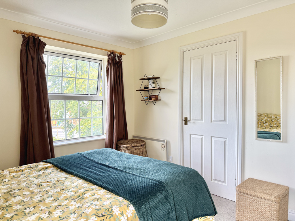 Newbury Gardens, Gillingham, SP8 4HG, photo 8