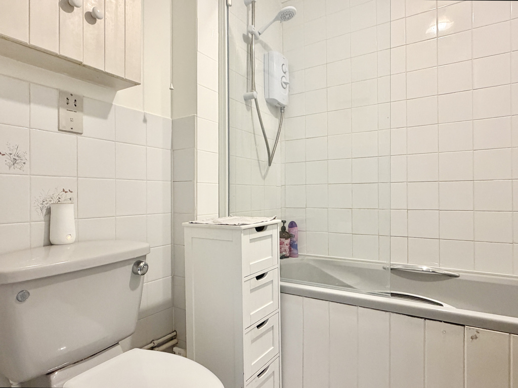 Newbury Gardens, Gillingham, SP8 4HG, photo 10