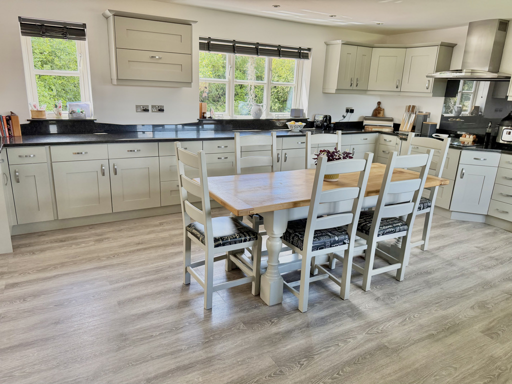 Hollybush Lane, Knowle, Pewsey, Wiltshire, photo 8