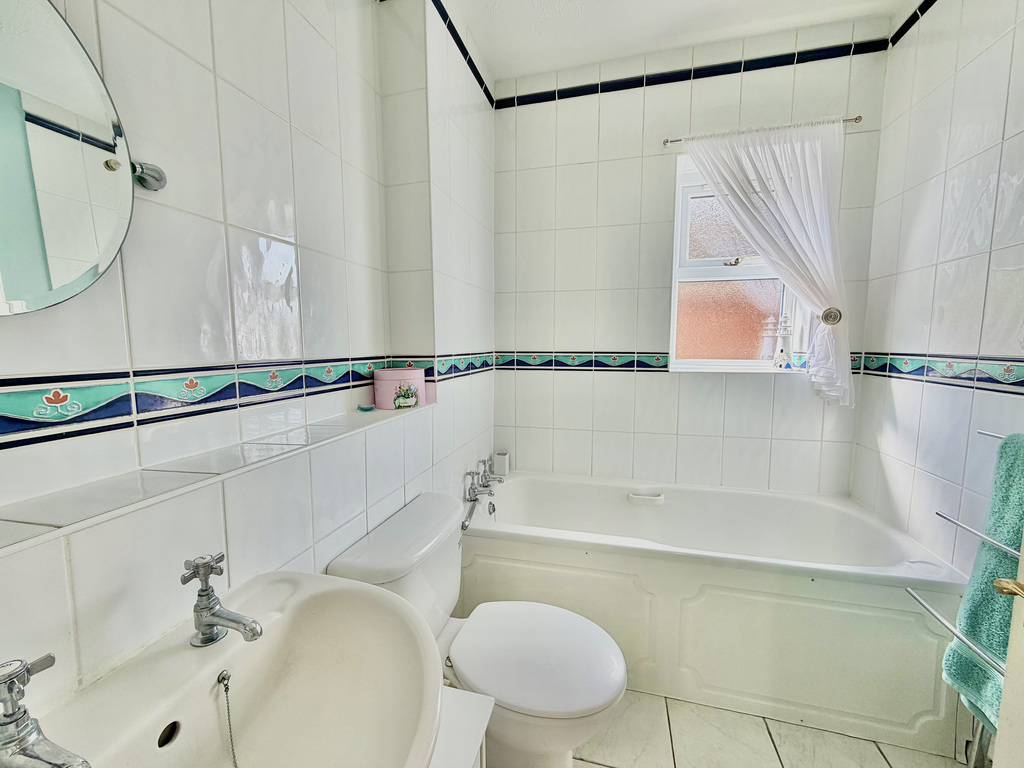 Chandlers Lane, Aldbourne, SN8 2TB, photo 22