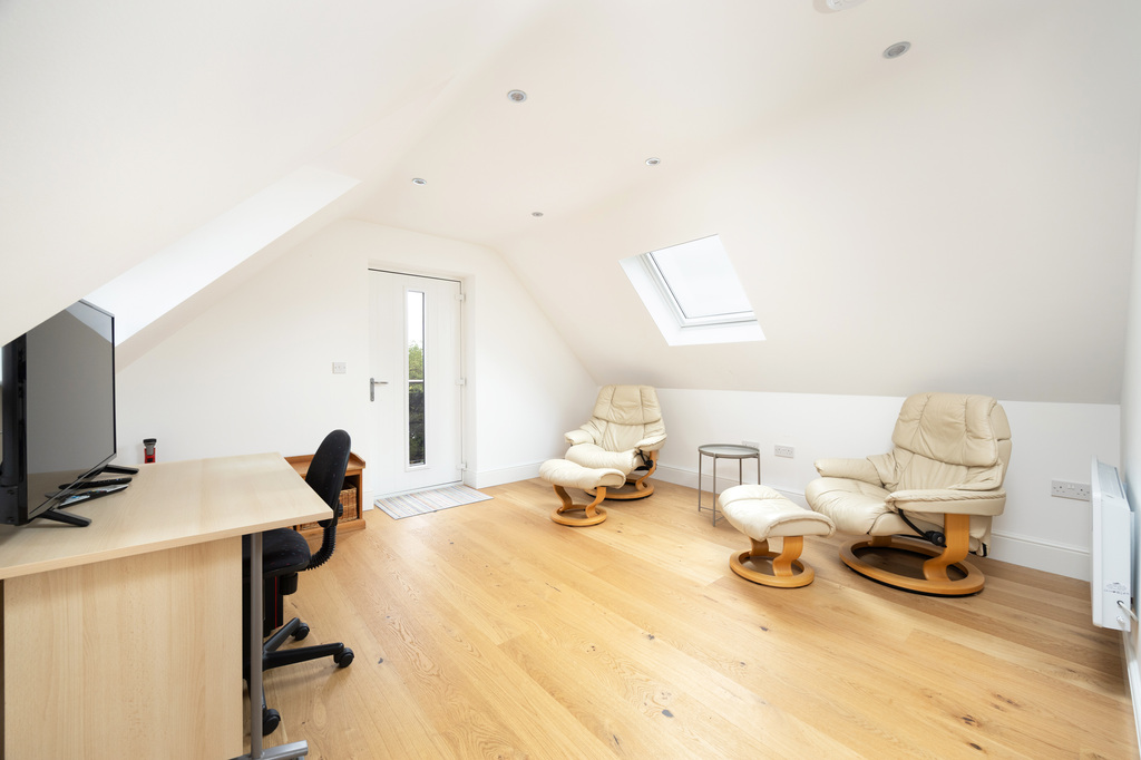 Hollybush Lane, Knowle, Pewsey, Wiltshire, photo 31