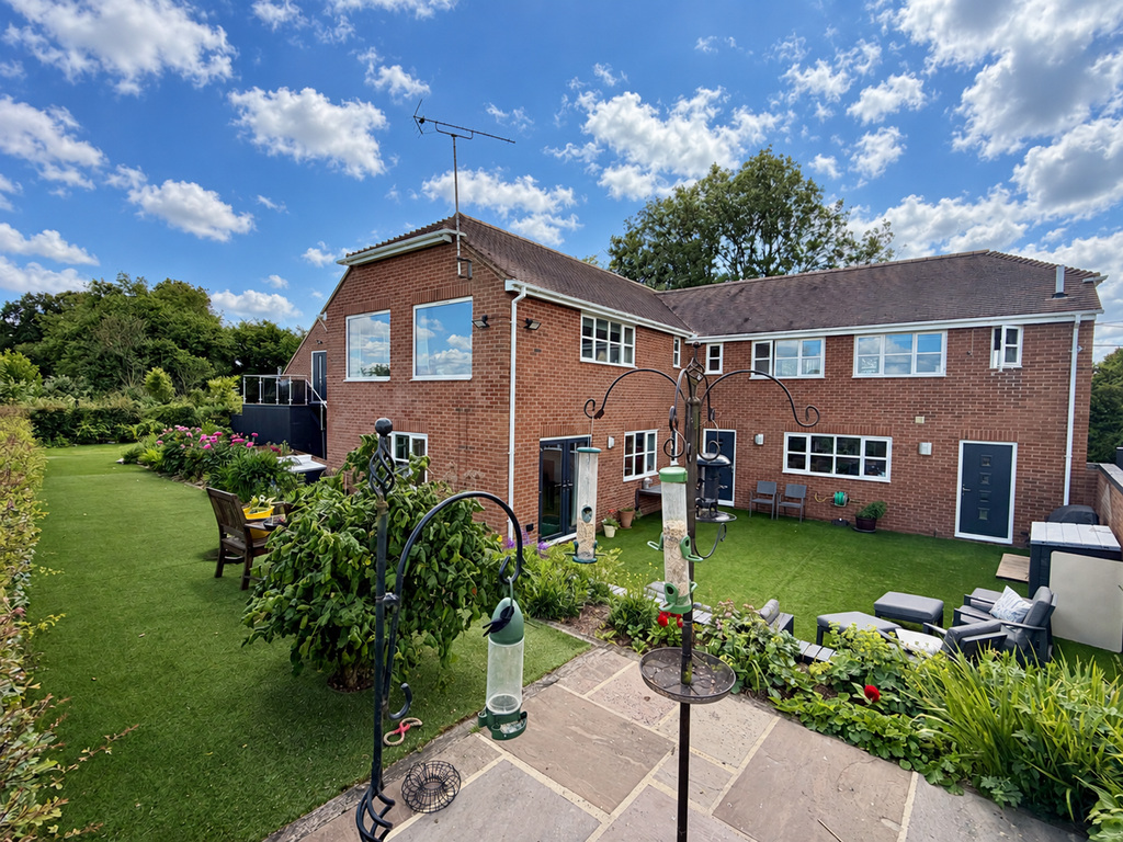 Hollybush Lane, Knowle, Pewsey, Wiltshire, photo 25