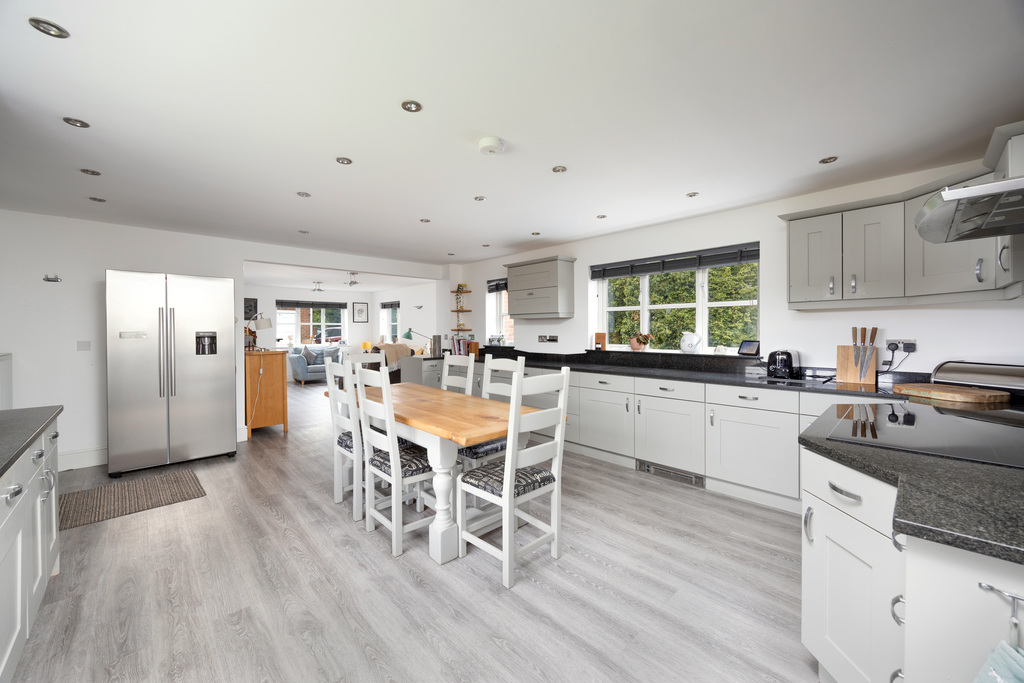 Hollybush Lane, Knowle, Pewsey, Wiltshire, photo 15